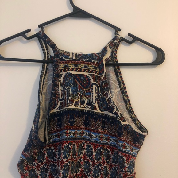 crop top with elefante on them - Picture 8 of 8